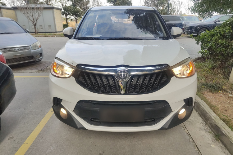 中华V3 2016款 1.5L 手动舒适型车身外观2