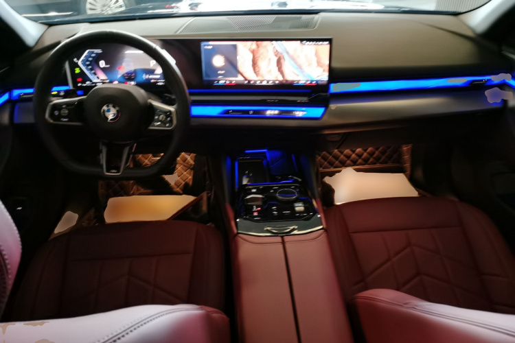 宝马5系 2024款 530Li 领先型 M运动套装中控内饰7002