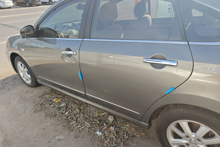 日产 轩逸 2012款 经典 1.6XE 自动舒适版车身外观4