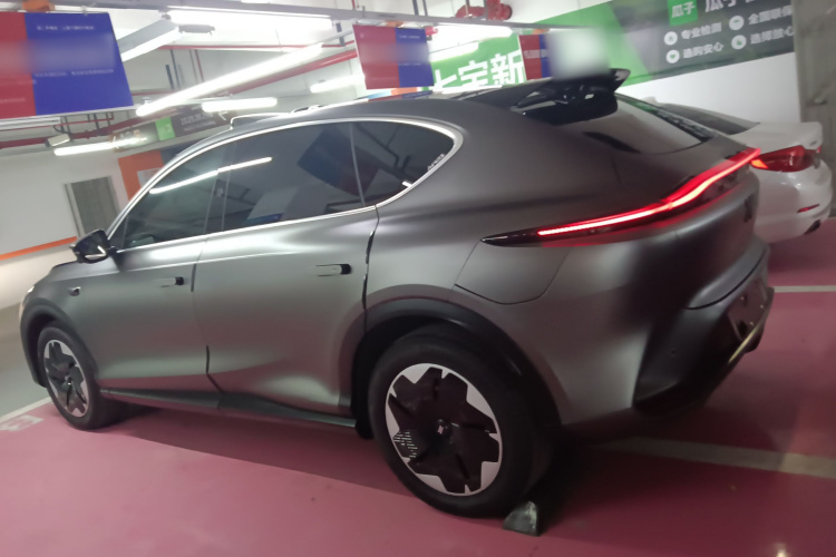 智己汽车 智己LS7 2023款 100kWh Pro四驱版车身外观4