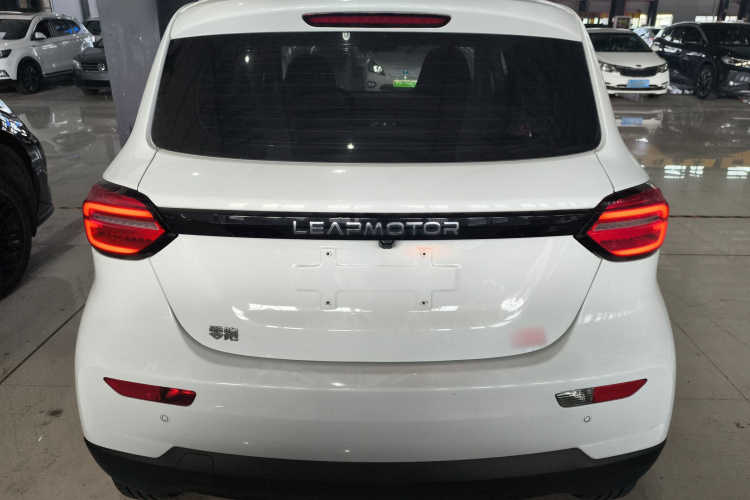 零跑汽车 零跑T03 2022款 炫晶版车身外观6