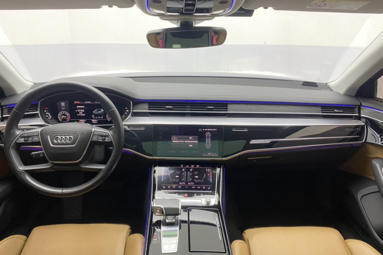 奥迪A8 2019款 Plus A8L 50 TFSI quattro 舒适型中控内饰7001