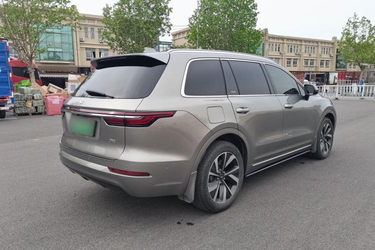 理想汽车 理想ONE 2021款 增程6座版车身外观7