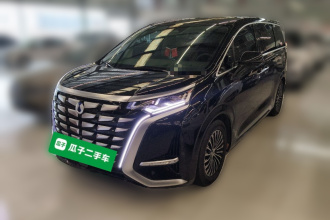 腾势D9 2022款 DM-i 970 四驱旗舰型