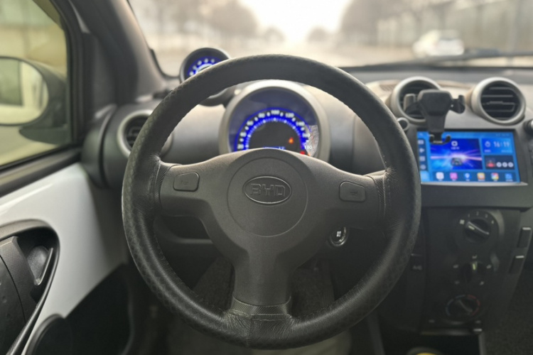 比亚迪F0 2015款 1.0L AMT 铉酷型中控内饰7003