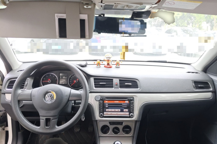 大众 朗逸 2013款 改款经典 1.6L 手动舒适版中控内饰12