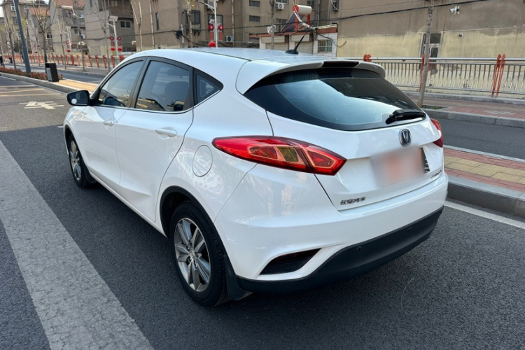 长安 逸动 2015款 1.6L 手动俊酷型 国V车身外观6004