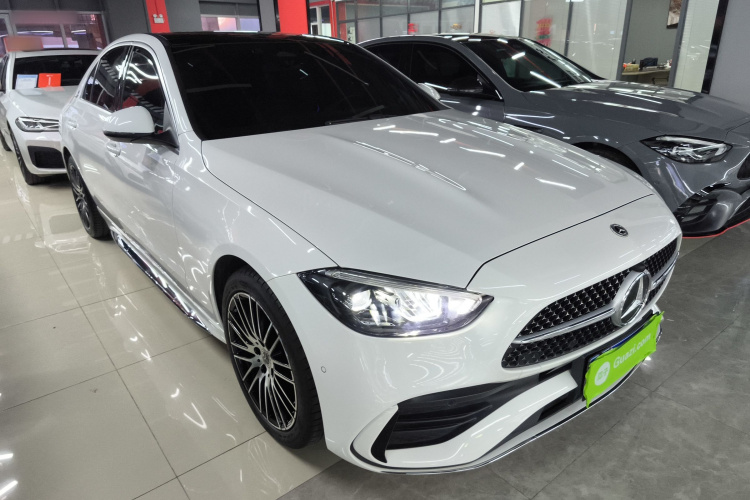 奔驰C级 2023款 C 260 L 运动版车身外观3