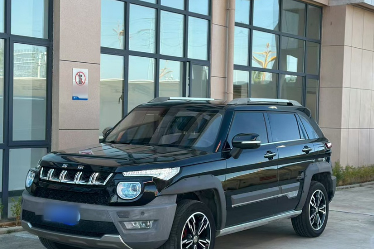 北京BJ20 2016款 1.5T CVT尊贵型车身外观1