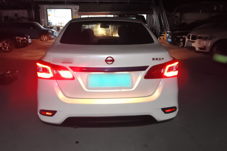 日产 轩逸 2021款 经典 1.6XE CVT舒适版车身外观6