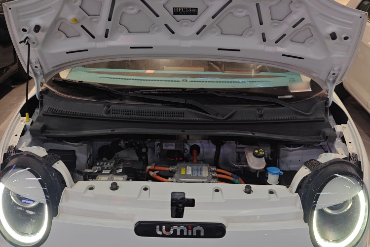 长安启源 长安Lumin 2022款 210km 香甜款机舱底盘24