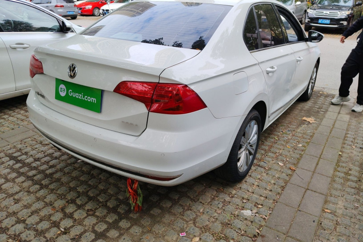 大众 宝来 2016款 230TSI 手动舒适型车身外观9