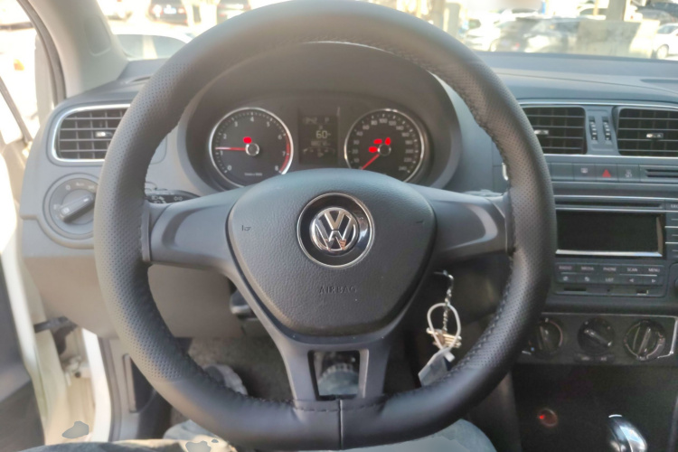 大众 Polo 2014款 1.6L 自动舒适版中控内饰13