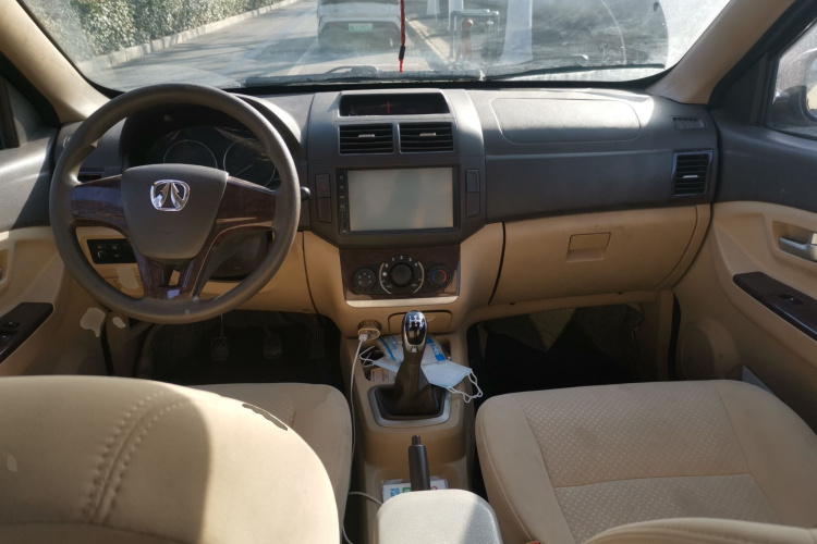 北汽威旺M30 2017款 1.5L M30S 标准型DAM15DL中控内饰12