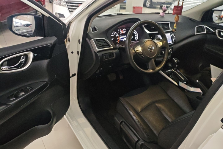 日产 轩逸 2018款 1.6XV CVT尊享版中控内饰20