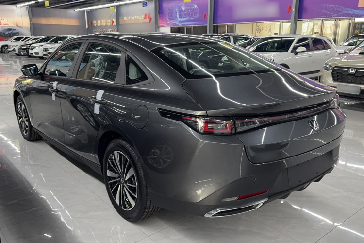 长安 逸动 2025款 蓝鲸 1.5T 500Bar尊贵型车身外观6005