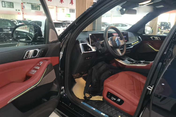 宝马X5 2025款 xDrive 40Li M运动曜夜套装中控内饰20