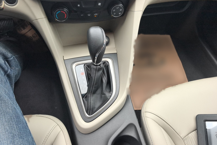 别克 英朗 2016款 15N 自动精英型局部细节18