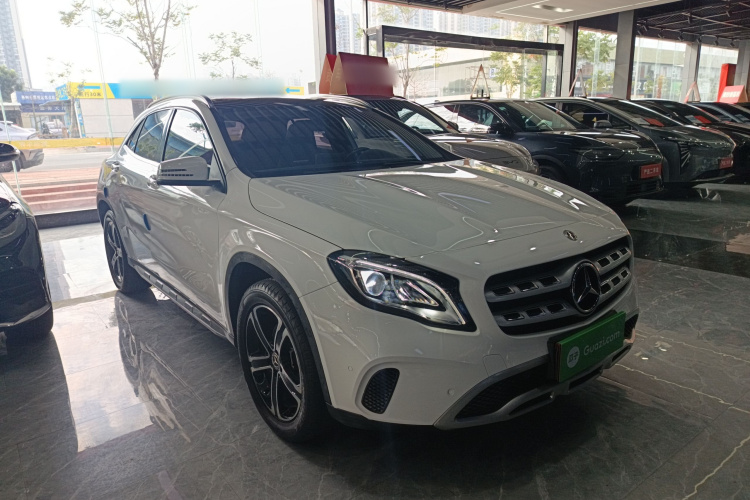 奔驰GLA 2018款 GLA 200 时尚型车身外观3