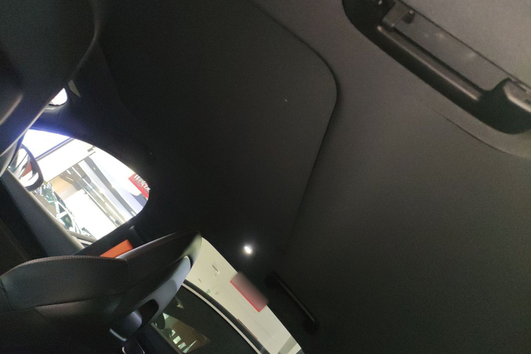 领克03 2025款 2.0TD DCT冠军版Pro中控内饰22