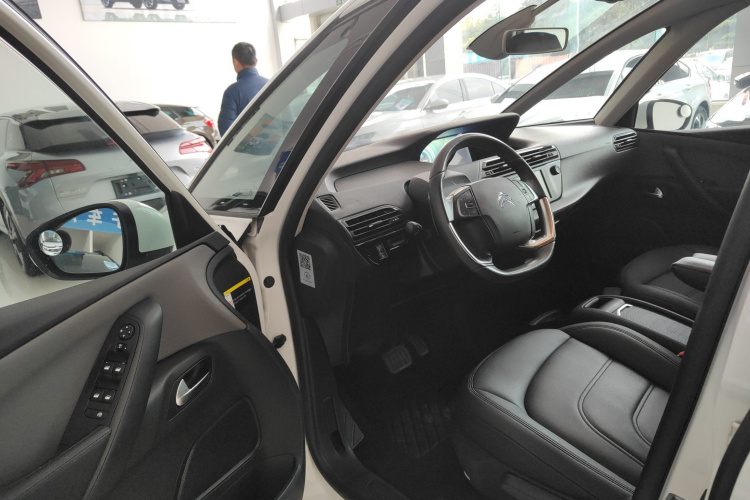 雪铁龙 C4 PICASSO 2015款 1.6T 时尚型 5座中控内饰20
