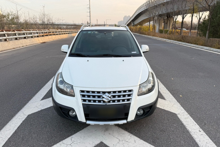 铃木 天语 SX4 2013款 酷锐 1.6L 自动20周年3G智能版车身外观6008