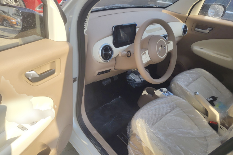 五菱汽车 宏光MINIEV 2025款 四门版 进阶款中控内饰7003