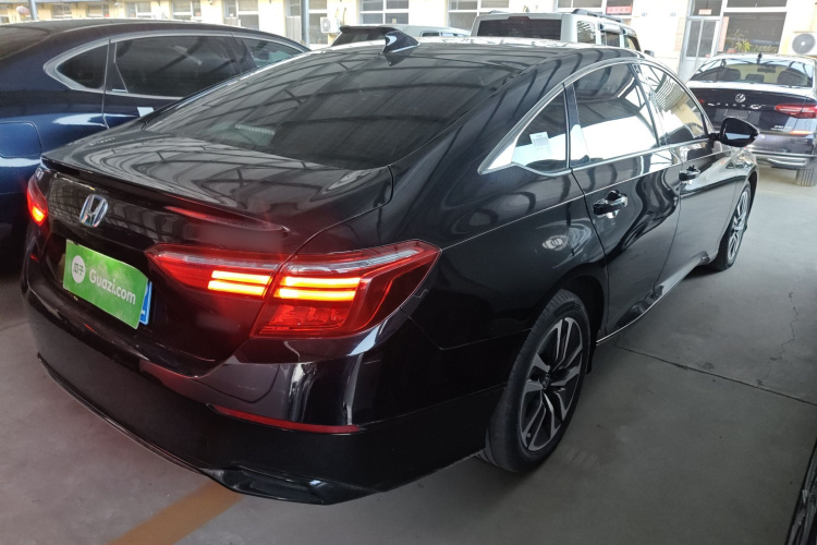 本田 英仕派 2022款 锐·混动 2.0L 净雅版车身外观7