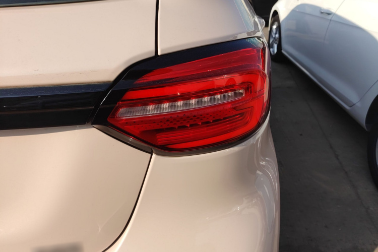 零跑汽车 零跑T03 2021款 400轻享版 三元锂车身外观9