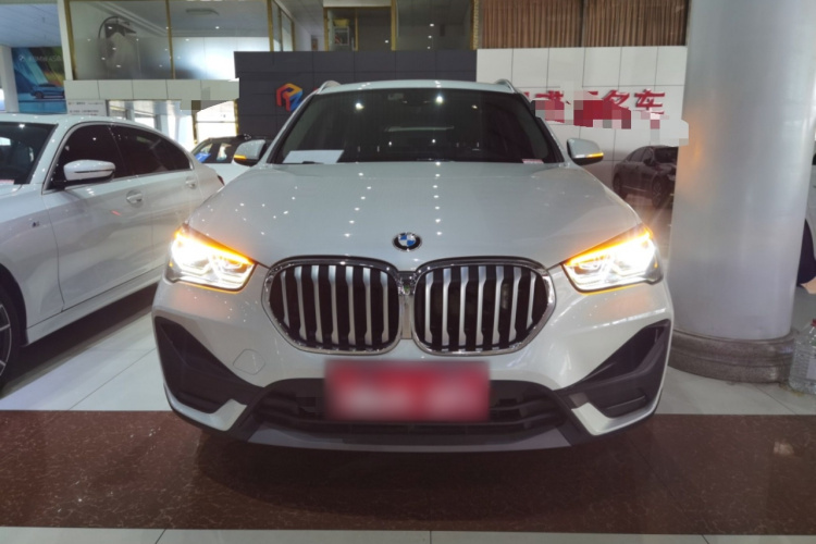宝马X1 2021款 sDrive25Li 领先型车身外观2