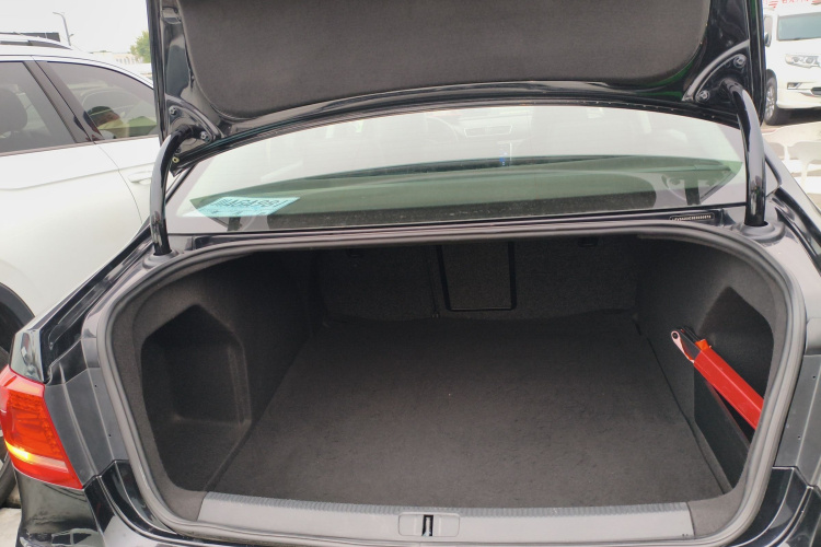 大众 迈腾 2013款 2.0TSI 尊贵型机舱底盘23