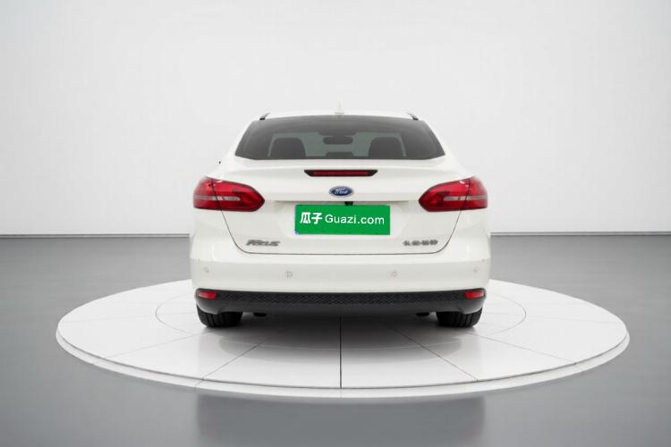 福特 福克斯 2017款 三厢 1.6L 手动风尚型智行版车身外观6