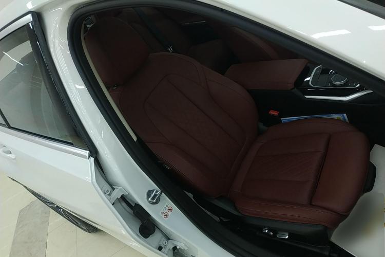 宝马3系 2023款 320Li M运动套装中控内饰41