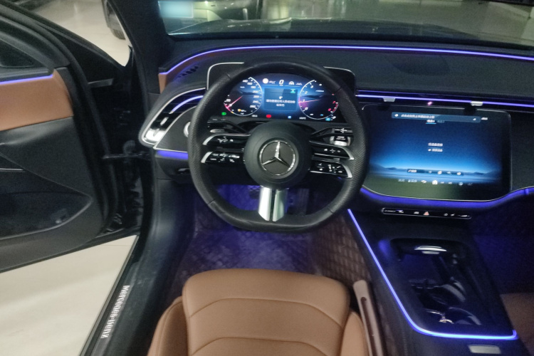 奔驰E级 2024款 改款 E 300 L 时尚运动型中控内饰13