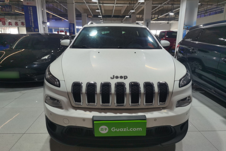 Jeep 自由光 2016款 2.0L 优越版车身外观2