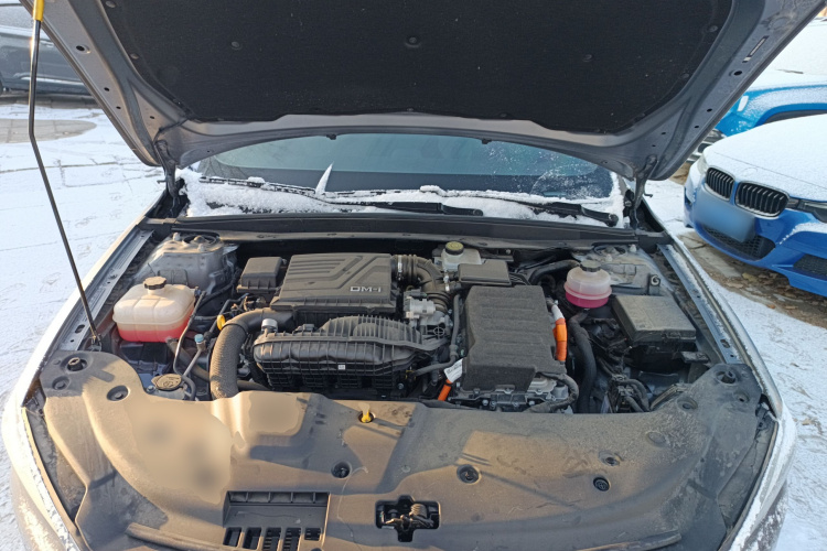 比亚迪 秦PLUS 2024款 荣耀版 DM-i 55KM领先型机舱底盘24