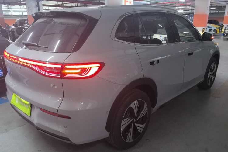 吉利银河 银河E5 2024款 530km 星舰版车身外观7