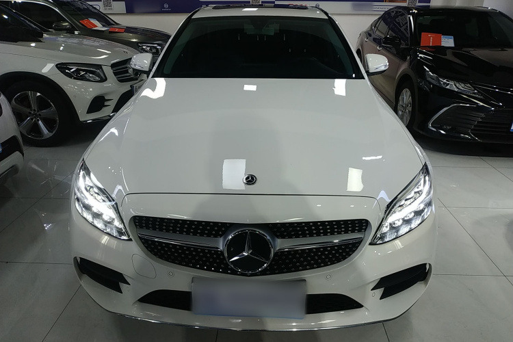 奔驰C级 2020款 改款 C 200 L 时尚型运动版车身外观2