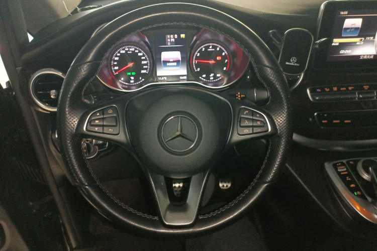 奔驰V级 2018款 V 260 L 尊贵加长版 国VI中控内饰13