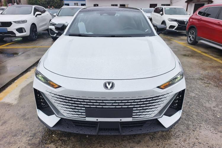 长安UNI-V 2025款 1.5T 500Bar高能版车身外观6001