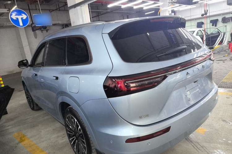 鸿蒙智行 问界M7 2024款 1.5T 四驱Plus版 5座车身外观6005