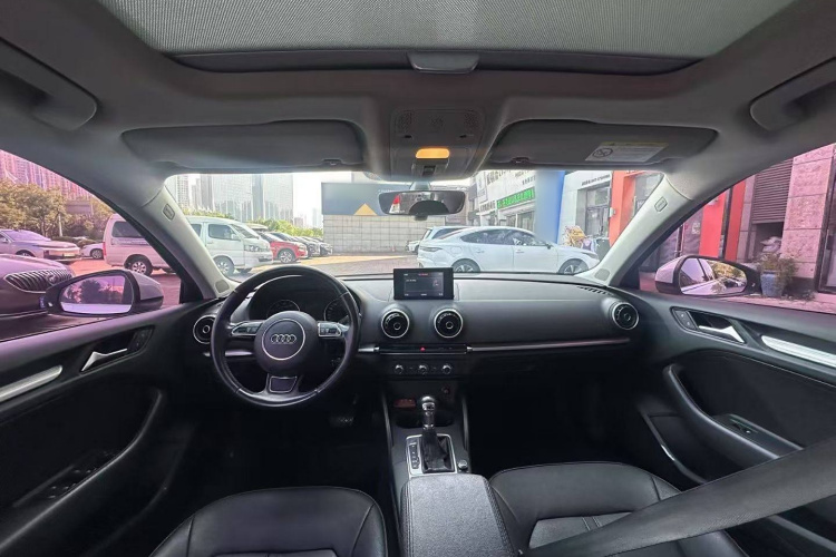 奥迪A3 2014款 Sportback 35 TFSI 自动时尚型中控内饰7001