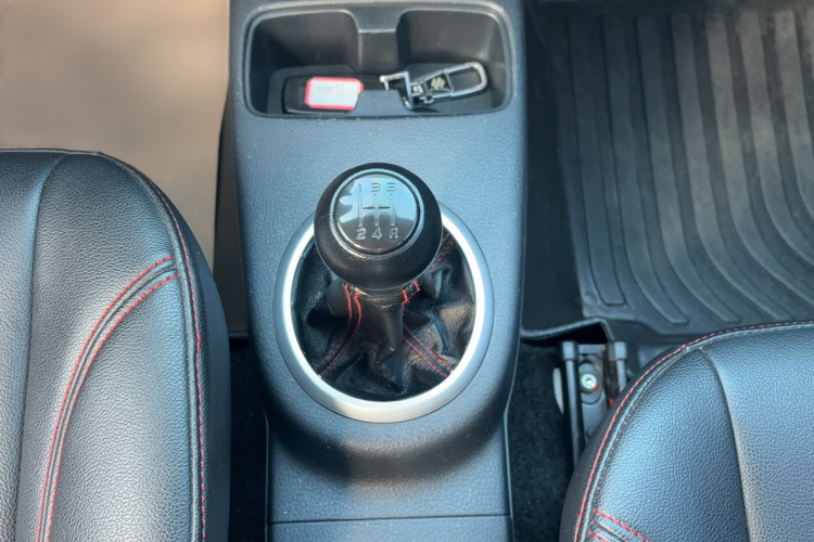 铃木 天语 SX4 2013款 1.6L 手动酷锐型局部细节18