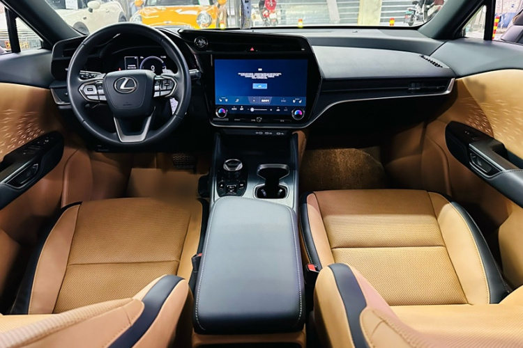 雷克萨斯RZ 2023款 450e 四驱纵享版中控内饰7003