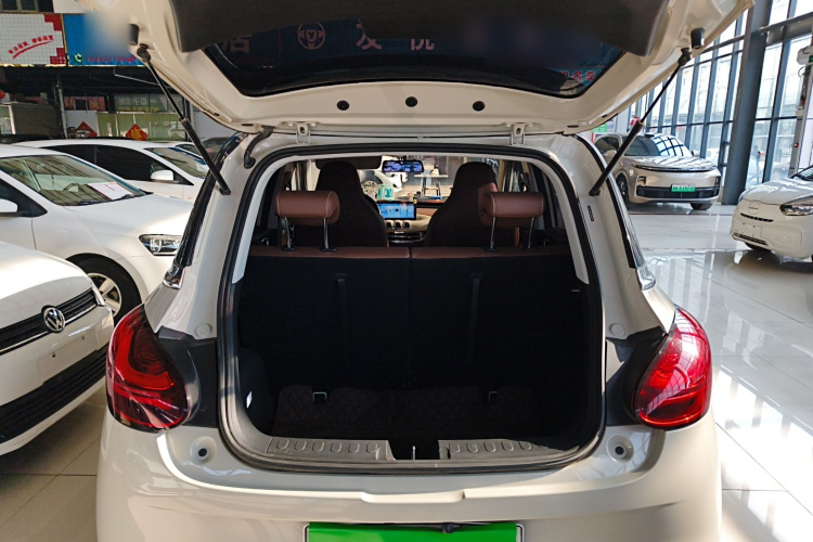 五菱汽车 五菱缤果 2024款 333km 悦享款机舱底盘23