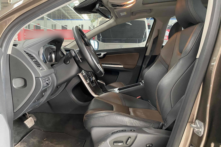沃尔沃XC60 2015款 T5 AWD 智驭版中控内饰7003