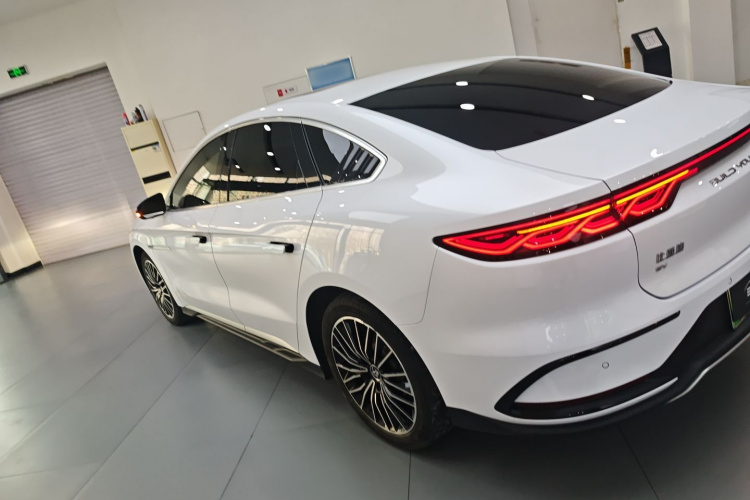 比亚迪 汉 2023款 EV 冠军版 506KM前驱尊贵型车身外观4