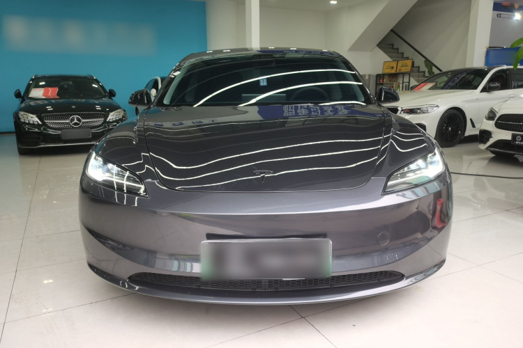 特斯拉 Model 3 2023款 后轮驱动版车身外观2