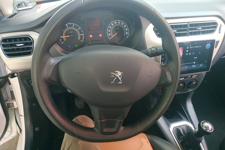 标致301 2016款 1.6L 手动舒适版局部细节13