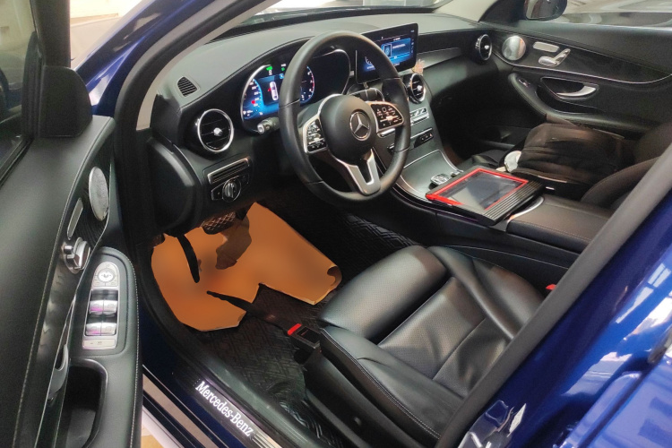 奔驰C级 2019款 改款 C 260 L 运动版中控内饰7003